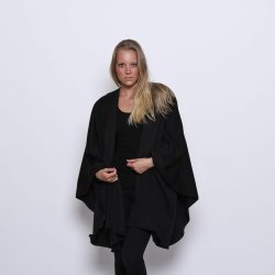 Rundskret sjal. 100% Uld med mohair.Sort Design fra Sams. Tilbud.