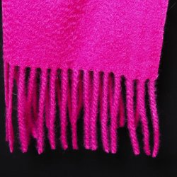 Pink halstrklde i bld uld. 