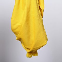 Trekantsjal m. kvaster, 100% merinould fra Micha. Gul