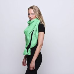 Trekantsjal m. kvaster, 100% merinould fra Micha. Grn