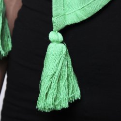 Trekantsjal m. kvaster, 100% merinould fra Micha. Grn