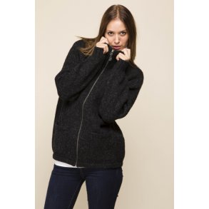 Varm strikket jakke med lynls og lommer. 100% uld. Koks