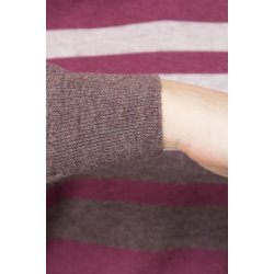 V-hals bluse i 100% lammeuld. V-hals