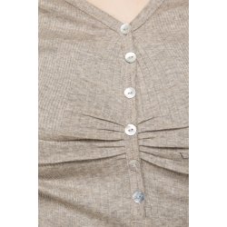 Lysegr meleret bomuldsbluse med stolpelukning. The Earth Collection