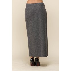 Flot varm nederdel i ren ny uld. Gr meleret