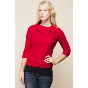 3/4 T-shirt fra Micha med flot detalje ved hals. Rd