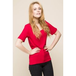 Rd t-shirt med firkantet hals. Micha. Tilbud