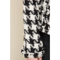 Foret jakke i klassisk hanefjed mnster. Tilbud