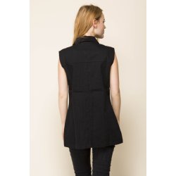 Lang vest med gode lommer. Nedsat