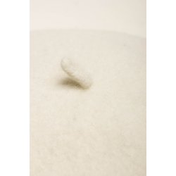 R�hvid alpehue i lammeuld. Tilbud 