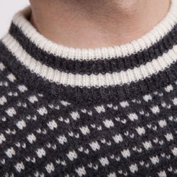 Sweater i 100% Ren Ny Uld. Tilbud.