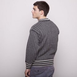 Sweater i 100% Ren Ny Uld. Tilbud.