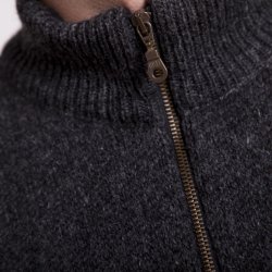 Strik sweater med kort lyn. 100% Ren Ny Uld. Flotte gr nuancer. Tilbud