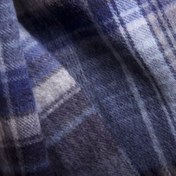 Halstrklde. Ternet jeansbl. 100% bld uld. Tilbud.