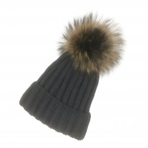 Hue m. uld og pompon af canadisk vaskebj�rn. CHARCOAL. TILBUD