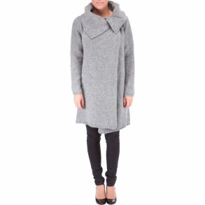 Sl-om-jakke i fed strik. 100% Ren Ny Uld. Tilbud